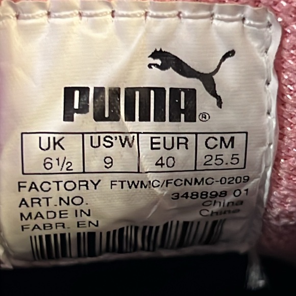 Black Suede Pink Puma Logo Women’s size 9 - Picture 8 of 9
